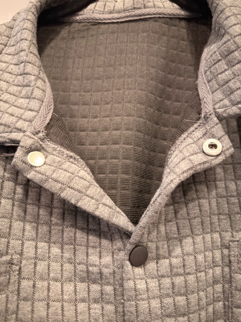 Men's Quilted Shirt Jacket in Gray - Picture 3 of 4